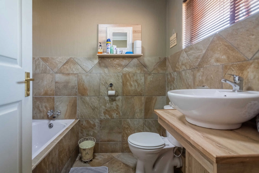 7 Bedroom Property for Sale in Morewag Free State